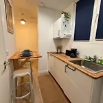 Studio One Street Away From The Marais!