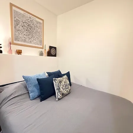 One Street Away From The Marais! Apartment *